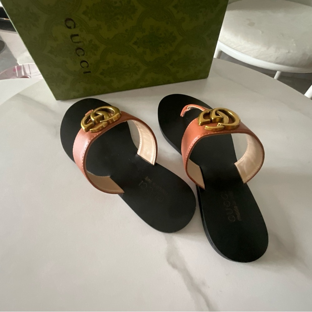 Gucci Women's Black and Tan Sandals - Picture 4 of 4